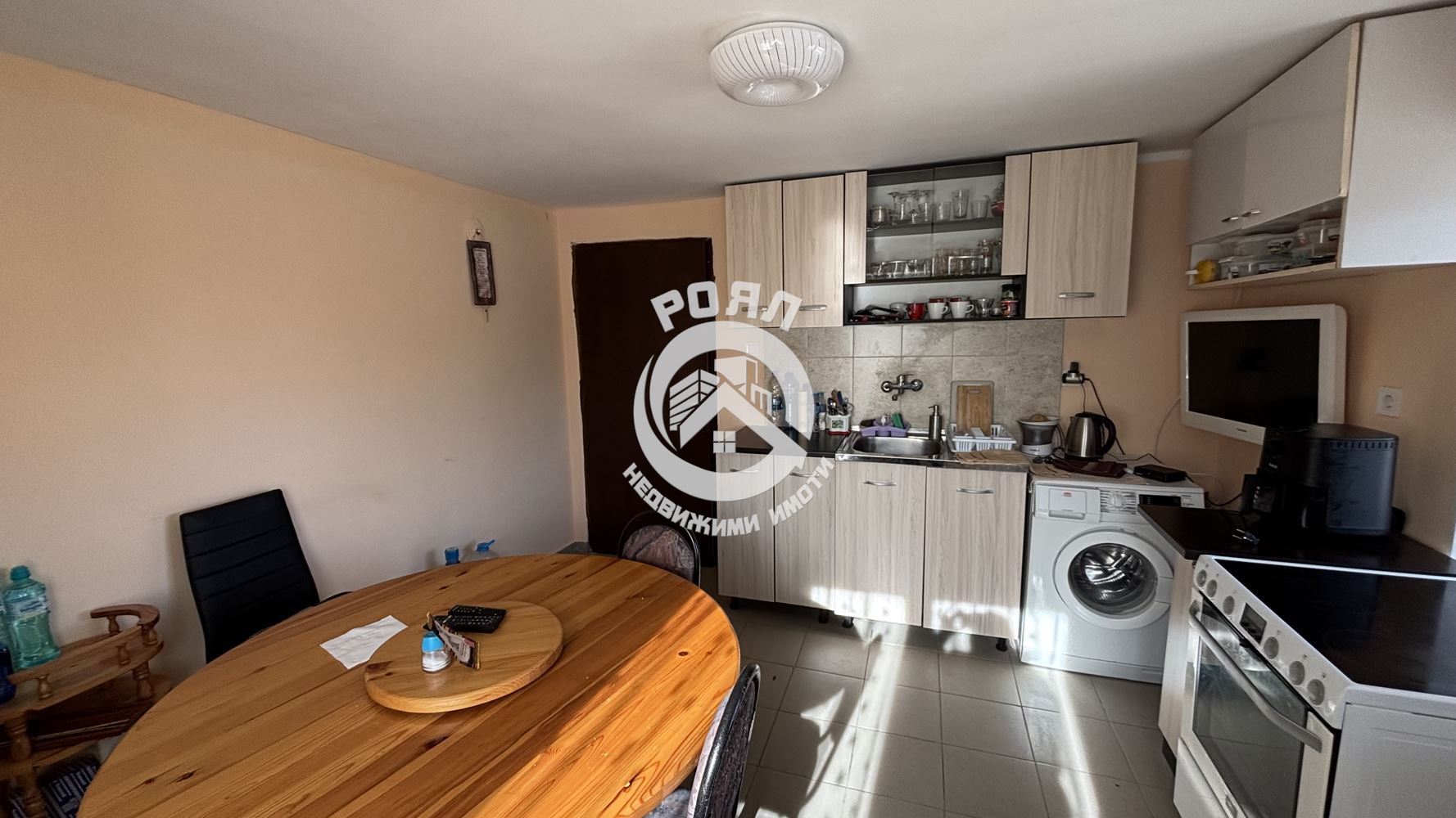 Роял имоти продава двуетажна къща в с.Гълъбово, област Пловдив - 0