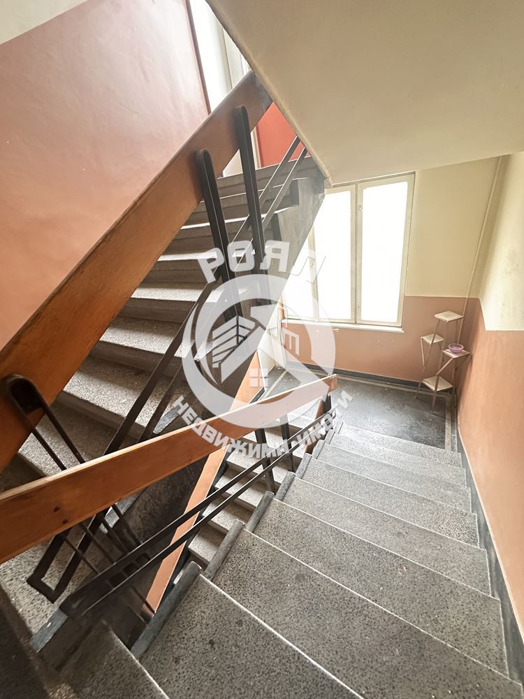 Роял имоти продава многостаен апартамент , Кючук Париж, Пловдив - 0