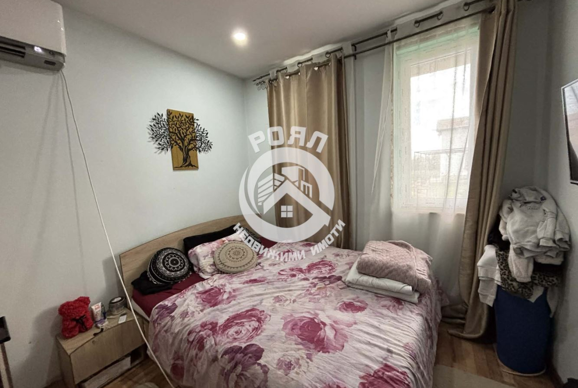 Роял Имоти продава едноетажна къща с двор в гр.Съединение - 0