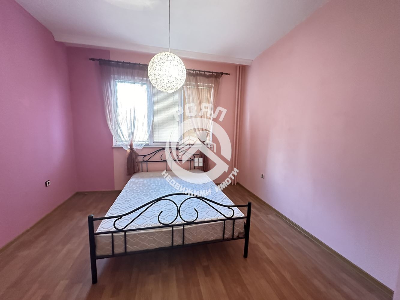 Роял Имоти продава тристаен апартамент, Център, Пловдив - 0