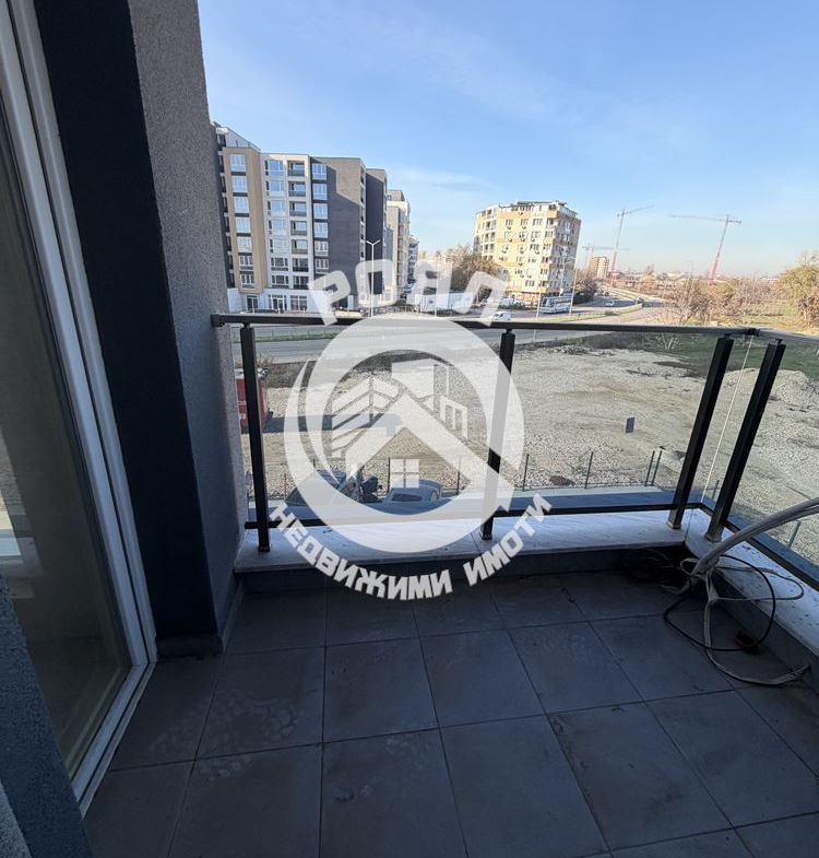 Роял имоти продава Ексклузивно тристаен апартамент, с акт 16, кв.Гагарин, Пловдив - 0