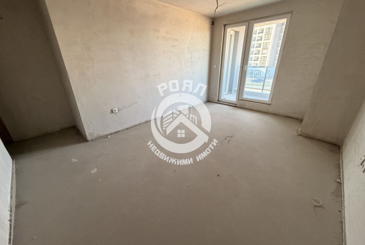 Роял имоти продава Ексклузивно тристаен апартамент, с акт 16, кв.Гагарин, Пловдив - 0