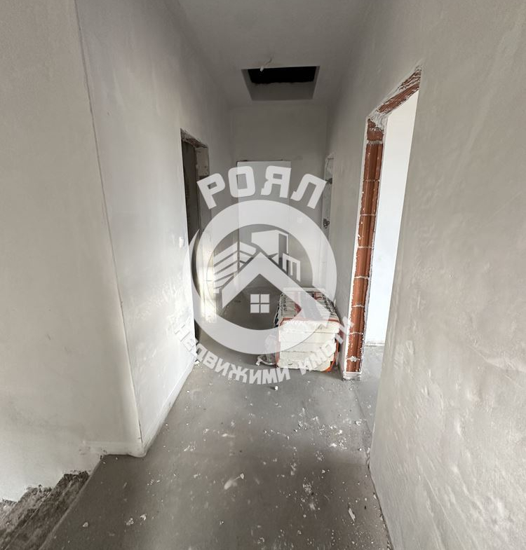 Роял Имоти продава Ексклузивно две двуетажни къщи в гр.Стамболийски - 0