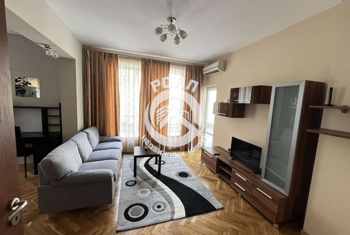 Роял имоти отдава под наем тристаен апартамент, Център, Пловдив - 0