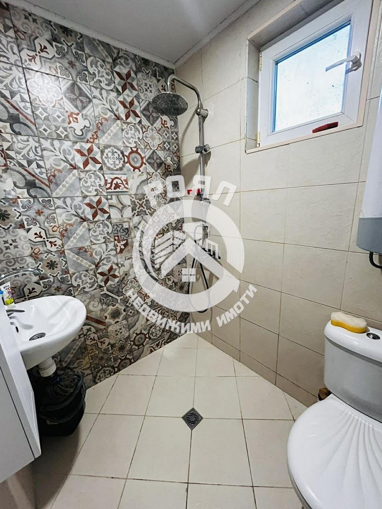 Роял Имоти продава едноетажна къща с двор в гр.Съединение - 0