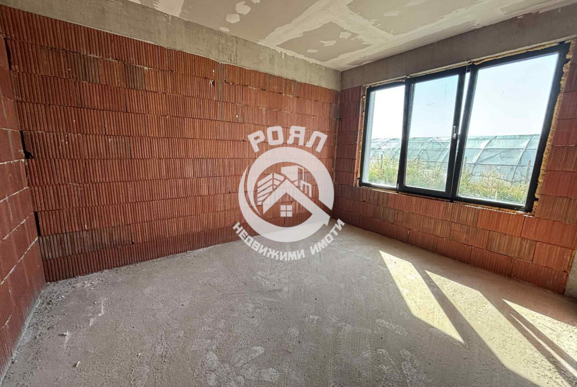 Роял Имоти предлага за продажба едноетажна къща в с. Оризари, област Пловдив - 0