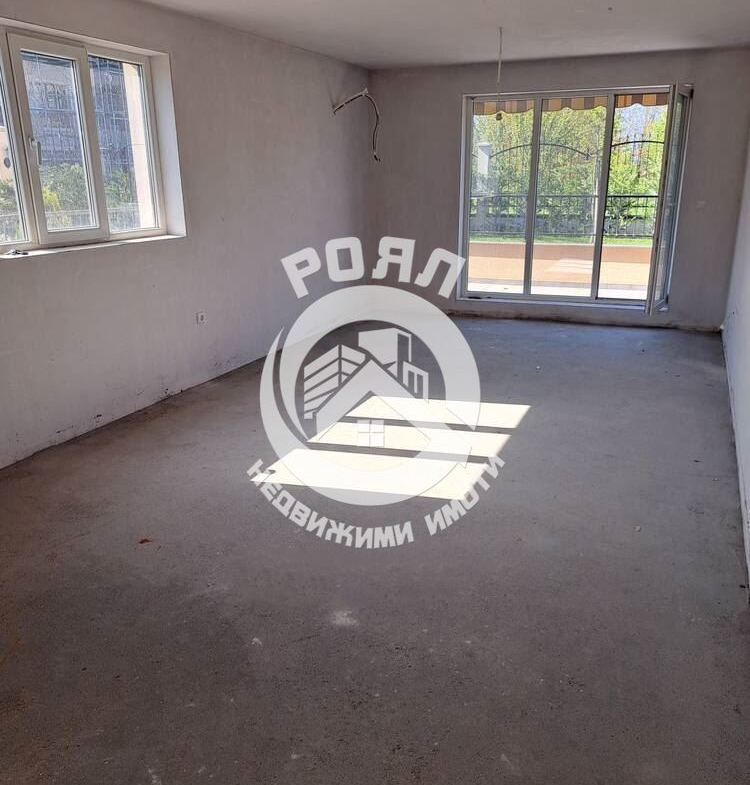 Роял имоти продава двустаен апартамент с веранда в затворен комплекс, гр. Пловдив, р-н Южен - 0