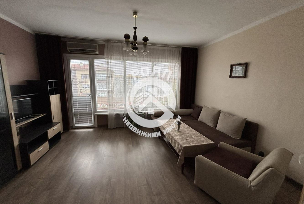 Роял имоти продава двустаен апартамент, три отделни стаи, Кючук Париж, Пловдив - 0