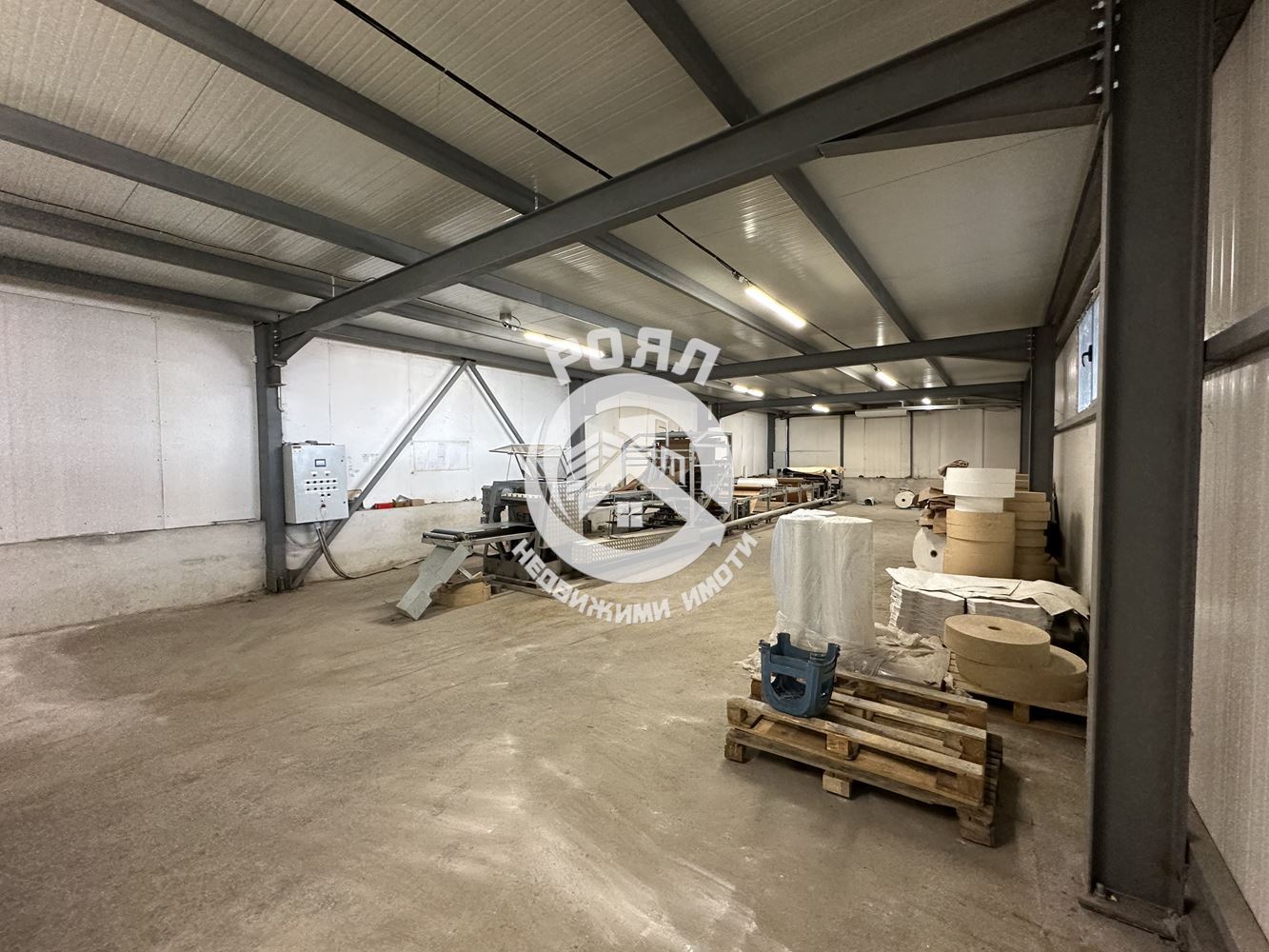 Роял Имоти отдава под наем Промишлено помещение с офис в гр.Стамболийски - 0