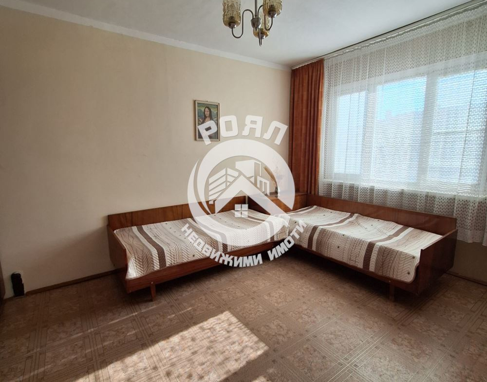 Роял имоти продава двустаен апартамент, три отделни стаи, Кючук Париж, Пловдив - 0