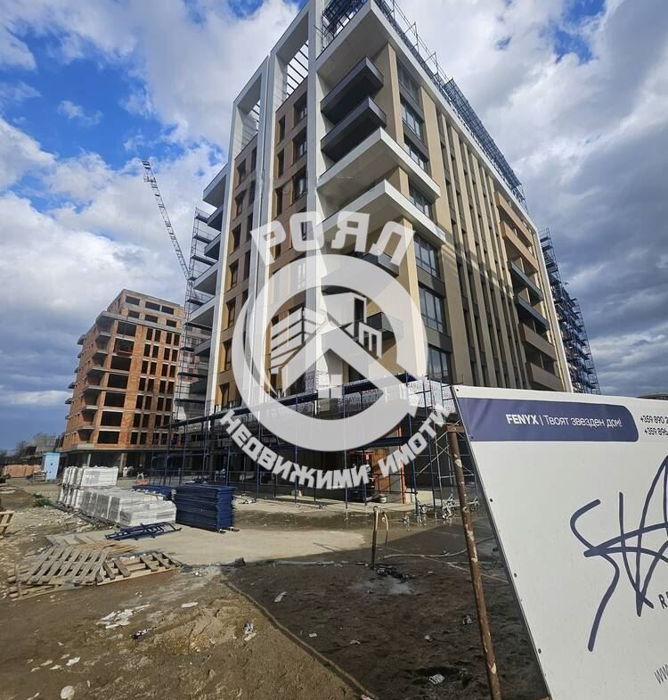 Роял Имоти продава едностаен апартамент в кв.Смирненски - 0