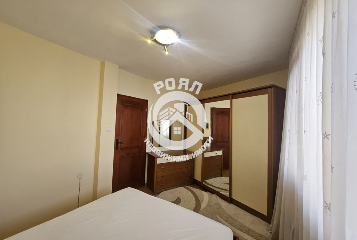 Роял имоти продава тристаен апартамент, Каменица 2, Пловдив - 0