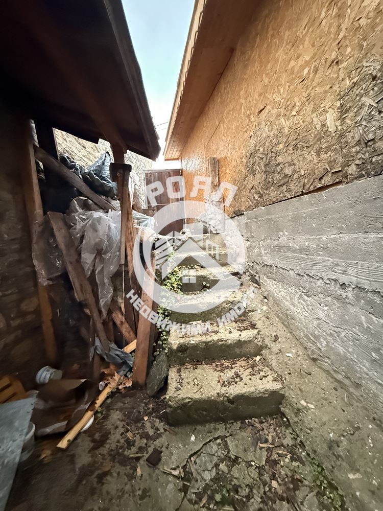 Роял Имоти продава самостоятелна къща за гости в с. Хвойна, област Смолян - 0