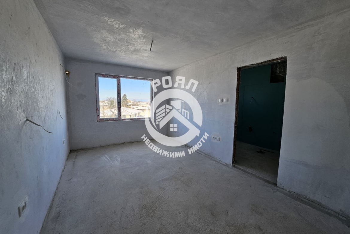 Роял имоти продава тристаен апартамент, с. Стряма - 0