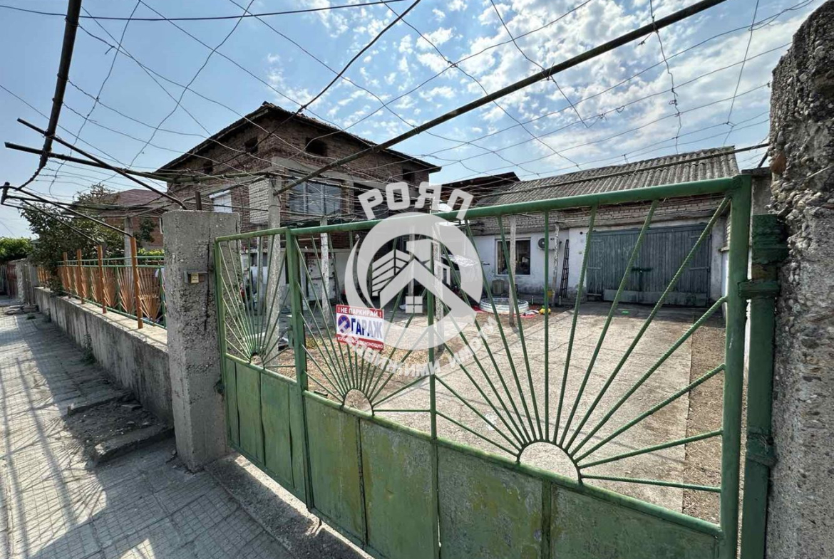 Роял имоти продава Ексклузивно двуетажна къща с двор в с.Йоаким Груево - 0