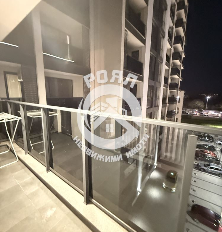 Роял имоти продава обзаведен двустаен апартамент Център, Пловдив - 0