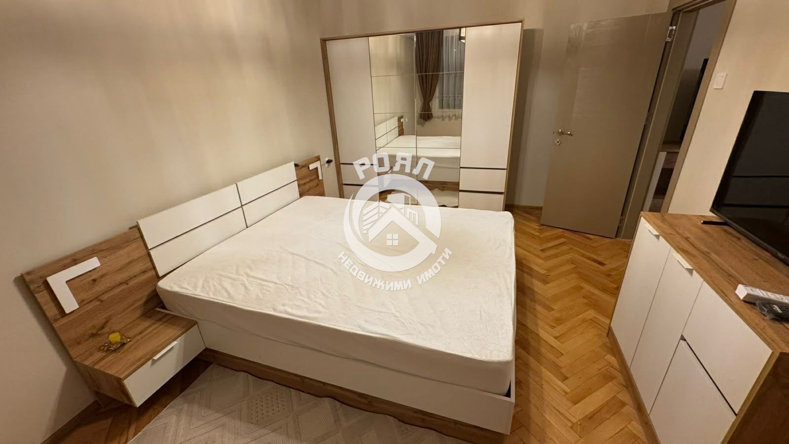 Роял Имоти продава Ексклузивно четиристаен апартамент, Смирненски, Пловдив - 0