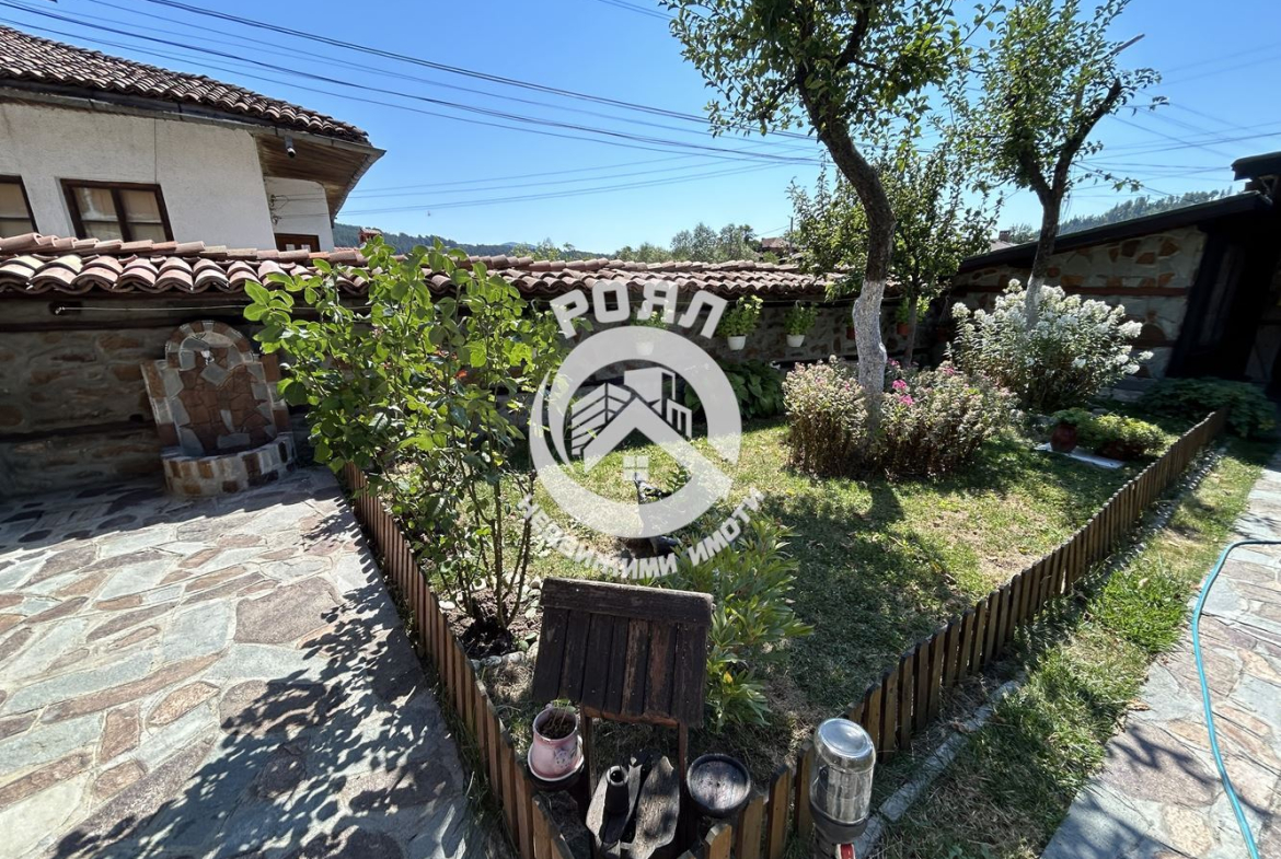 Роял Имоти продава Ексклузивно къща в гр.Копривщица - 0