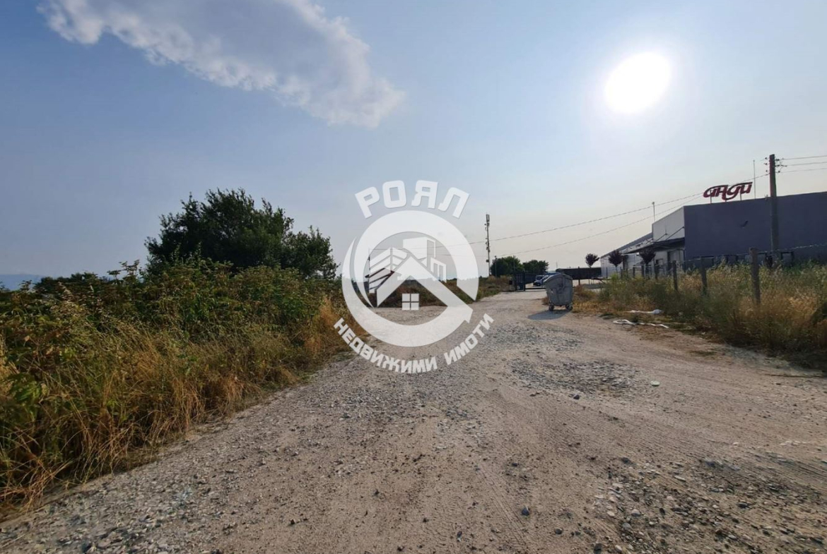 Роял имоти продава Ексклузивно земеделска земя в с.Труд - 0