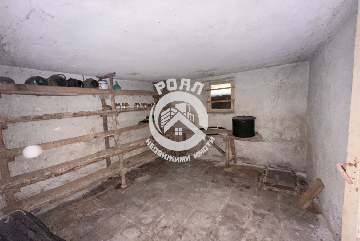 Роял имоти продава самостоятелна къща с двор в Центъра на кв.Прослав ,Пловдив - 0