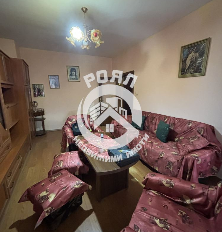 Роял Имоти продава ЕКСКЛУЗИВНО двустаен апартамент с три отделни помещения в кв. Южен, Пловдив - 0