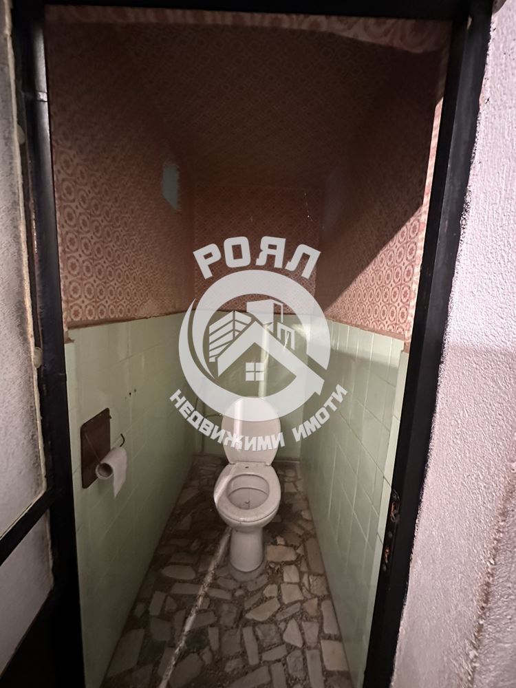 Роял Имоти продава двуетажна къща в село Брестовица - 0