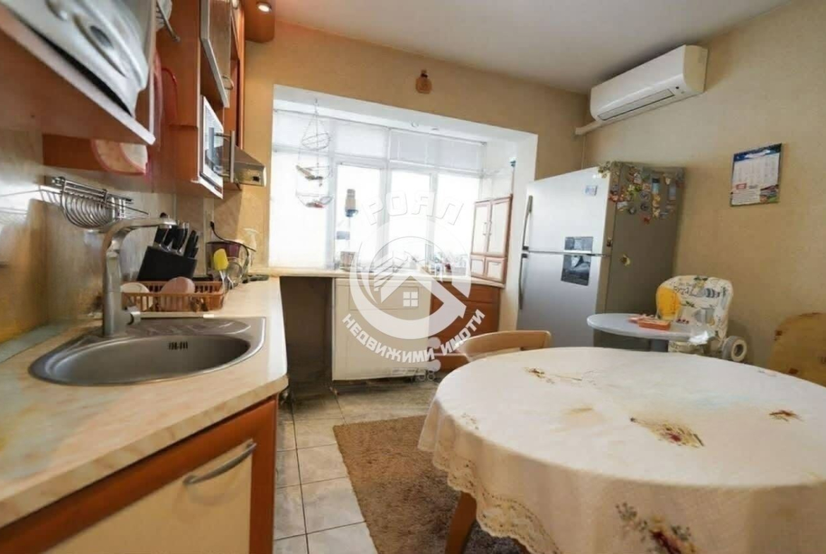 Роял имоти продава многостаен апартамент, Южен, Пловдив - 0