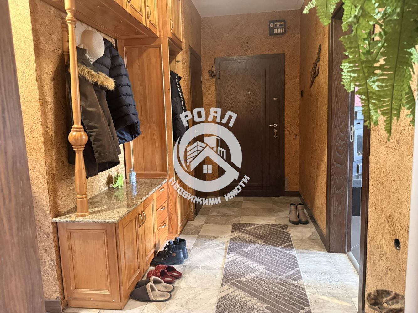 Роял имоти продава 3-стаен апартамент,гр Садово - 0