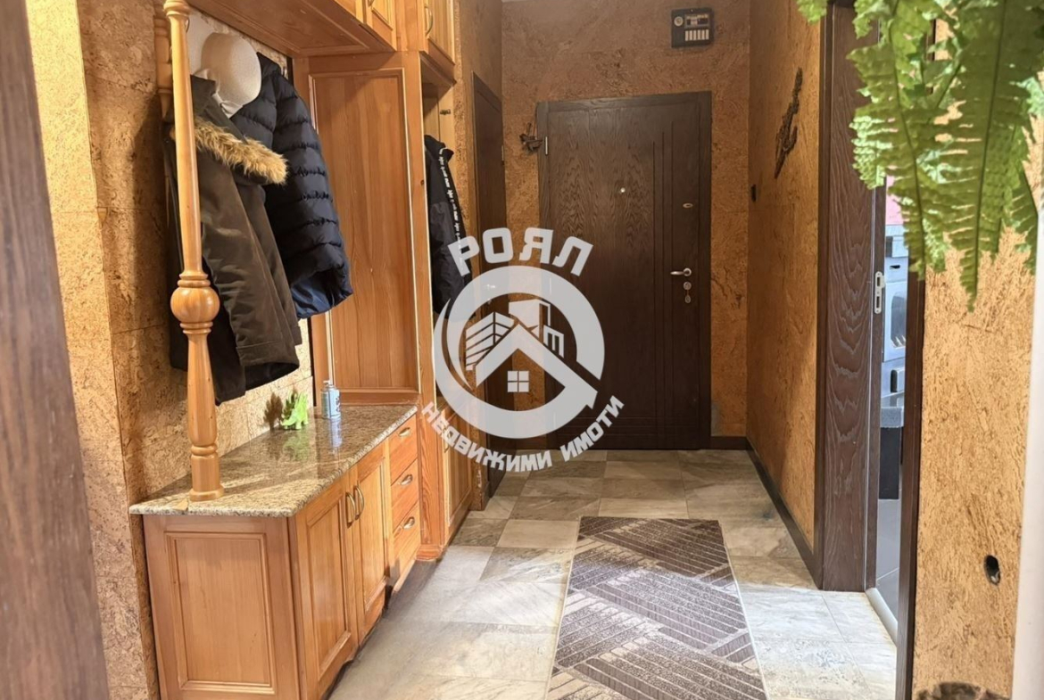 Роял имоти продава Ексклузивно тристаен апартамент в гр. Садово - 0