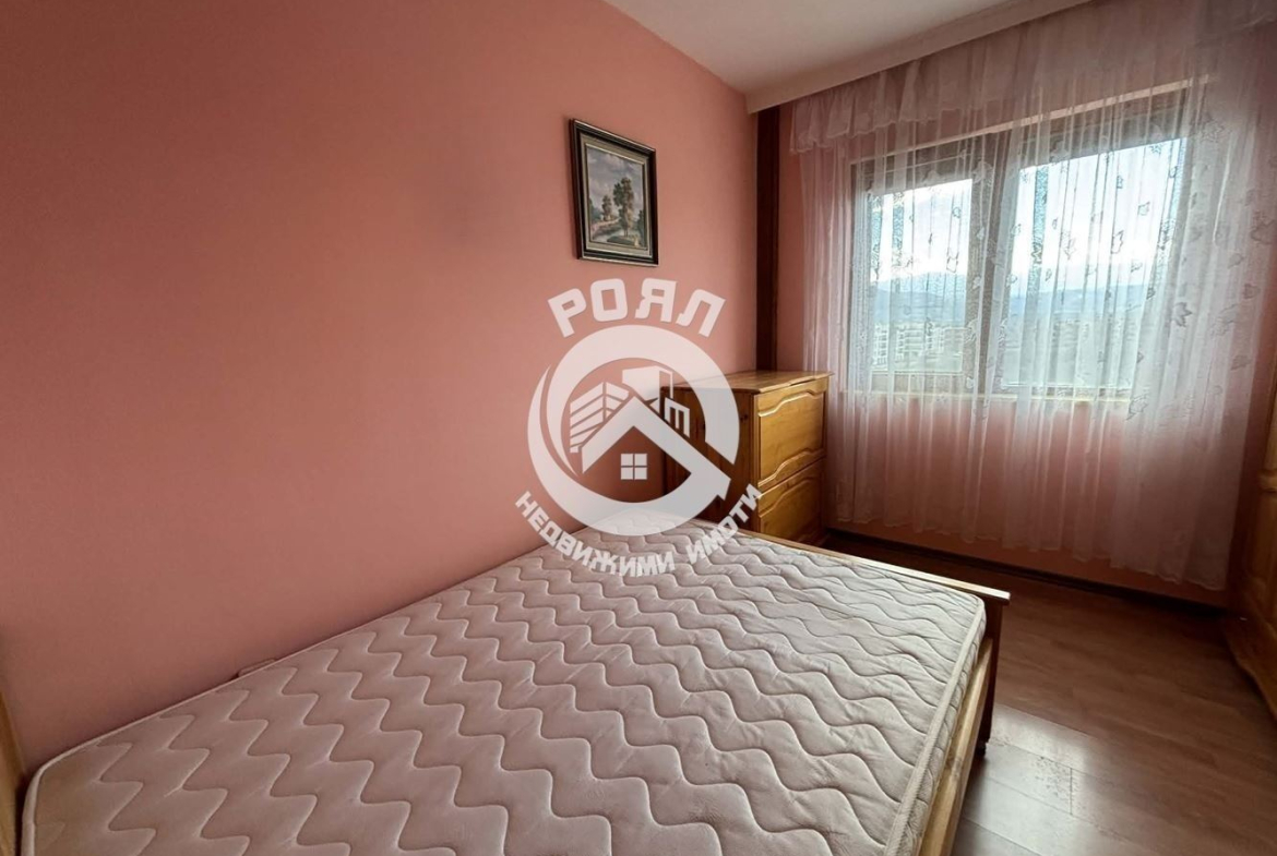 Роял Имоти продава ЕКСКЛУЗИВНО двустаен апартамент с три отделни помещения в кв. Южен, Пловдив - 0