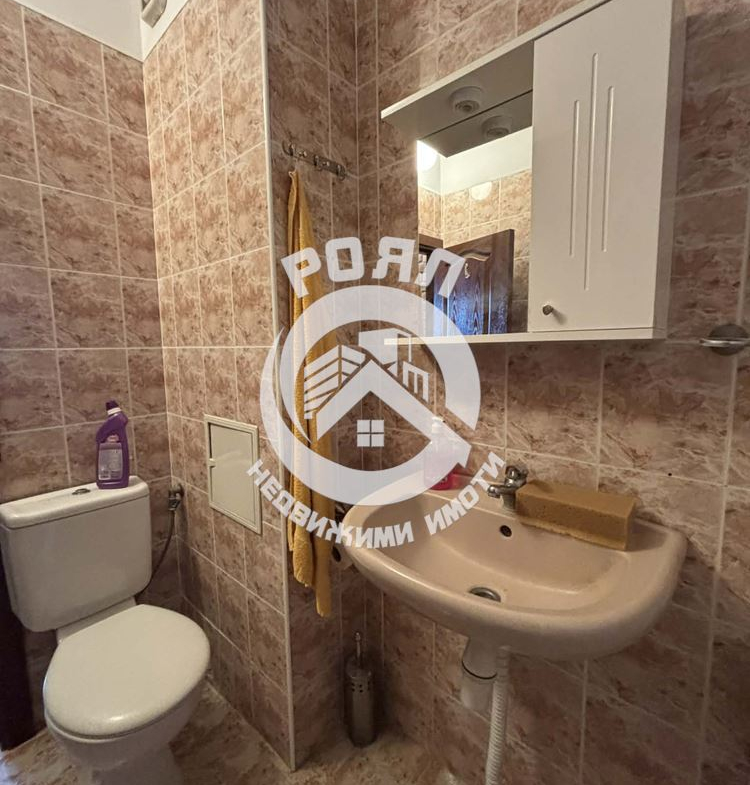 Роял Имоти продава ЕКСКЛУЗИВНО двустаен апартамент с три отделни помещения в кв. Южен, Пловдив - 0