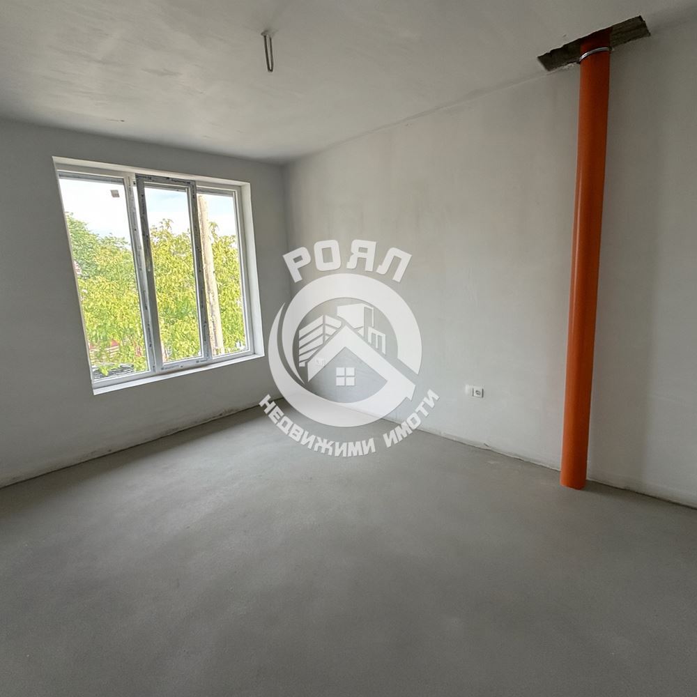 Роял Имоти продава Ексклузивно две двуетажни къщи в гр.Стамболийски - 0