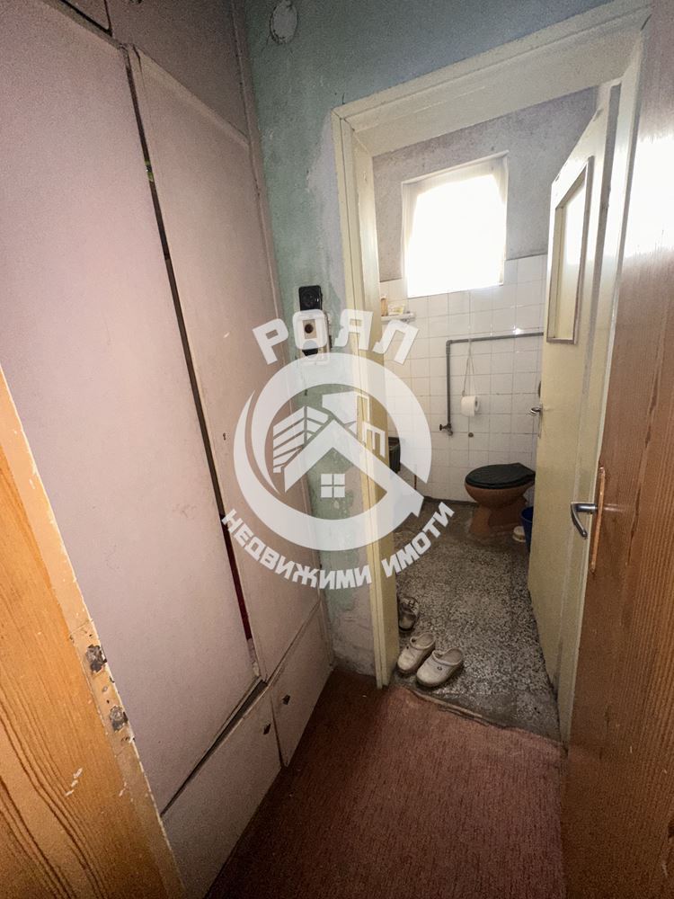 Роял имоти продава самостоятелна къща с двор в Центъра на кв.Прослав ,Пловдив - 0