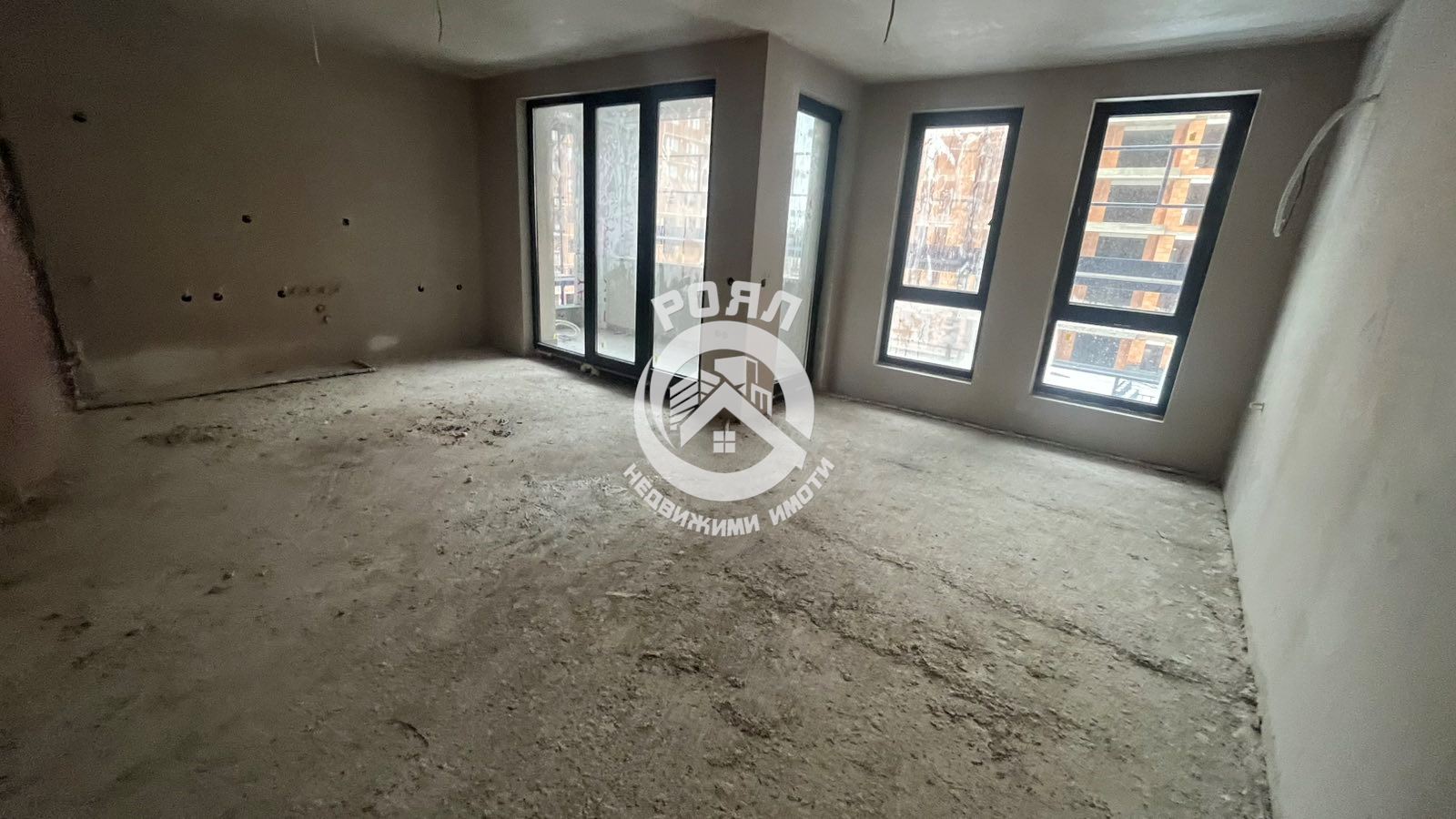 Роял Имоти продава едностаен апартамент в кв.Смирненски - 0