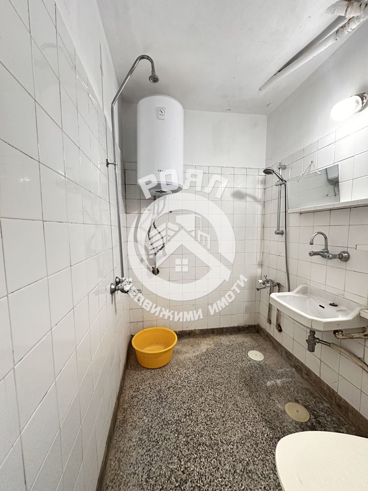 Роял имоти продава многостаен апартамент , Кючук Париж, Пловдив - 0