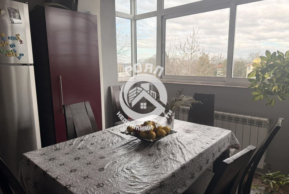 Роял имоти продава Ексклузивно тристаен апартамент в гр. Садово - 0