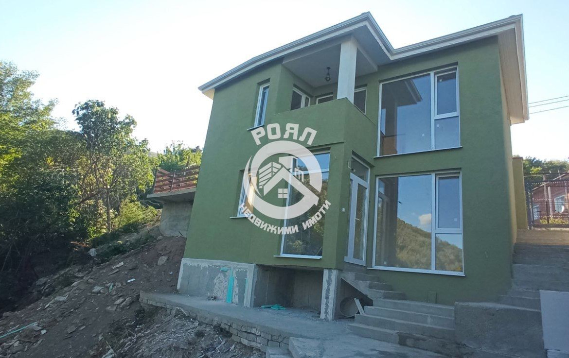 Роял имоти продава къща в село Руен, Пловдив - 0