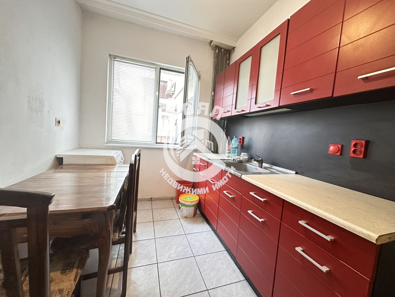 Роял Имоти продава тристаен апартамент, Център, Пловдив - 0