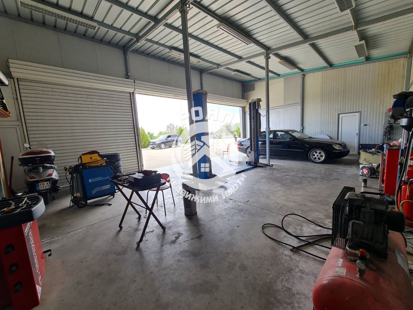 Роял имоти продава автосервиз в с. Стряма - 0