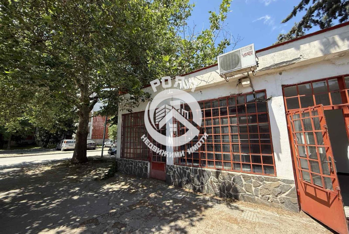 Роял Имоти продава Ексклузивно магазин в жк Тракия,гр.Пловдив - 0