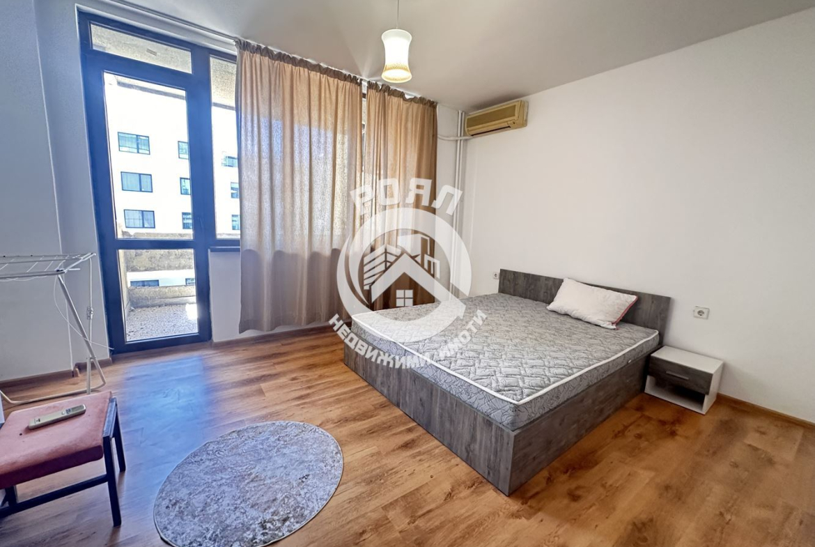 Роял имоти продава тристаен апартамент, Център, Пловдив - 0