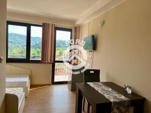 Роял Имоти продава работещ хотел в гр. Батак - 0