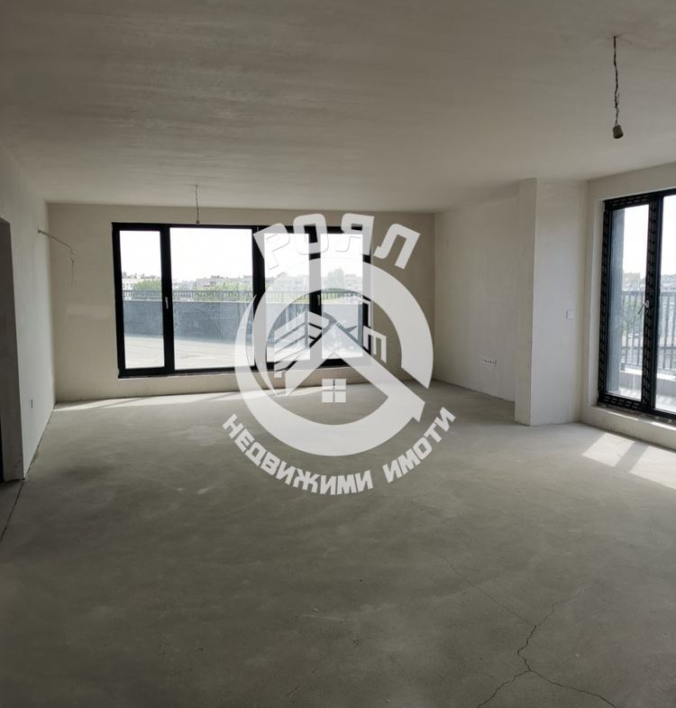 Роял имоти продава Ексклузивно многостаен апартамент, с акт 16, Кючук париж, Пловдив - 0