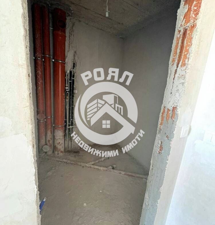 Роял имоти продава тристаен апартамент, Тракия, Пловдив - 0