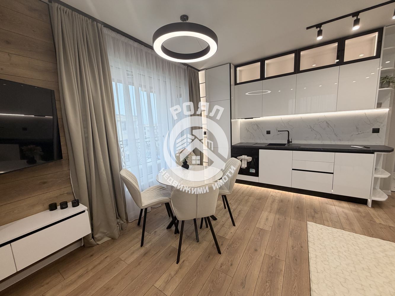 Роял имоти отдава страхотен луксозно обзаведен апартамент Кършияка,Пловдив - 0