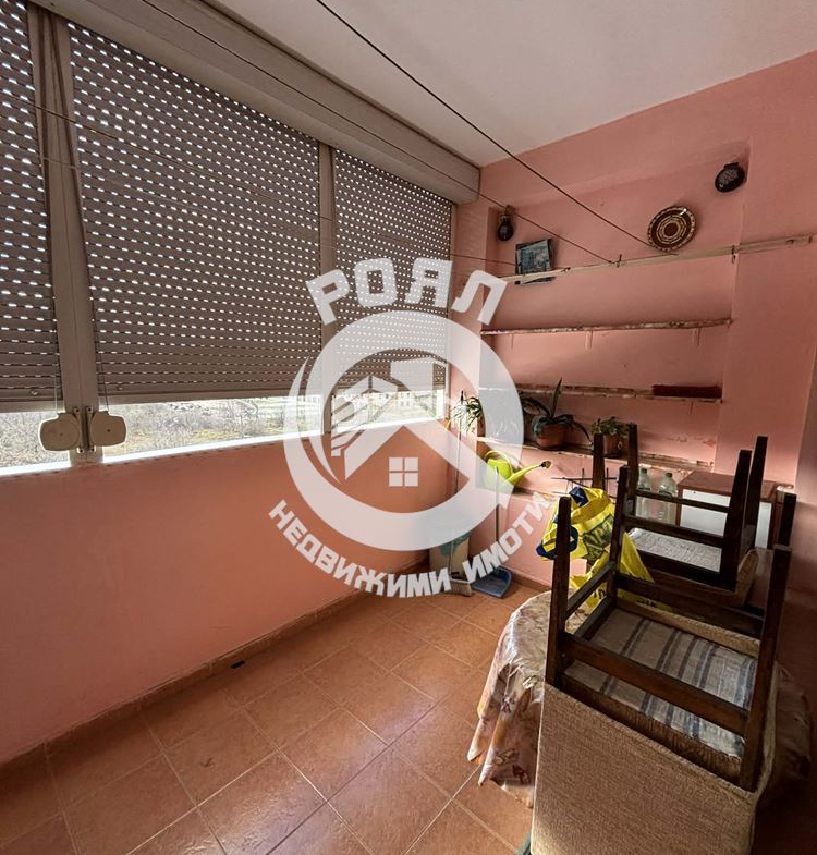 Роял Имоти продава ЕКСКЛУЗИВНО двустаен апартамент с три отделни помещения в кв. Южен, Пловдив - 0