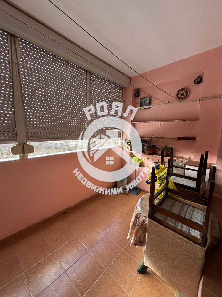 Роял Имоти продава ЕКСКЛУЗИВНО двустаен апартамент с три отделни помещения в кв. Южен, Пловдив - 0