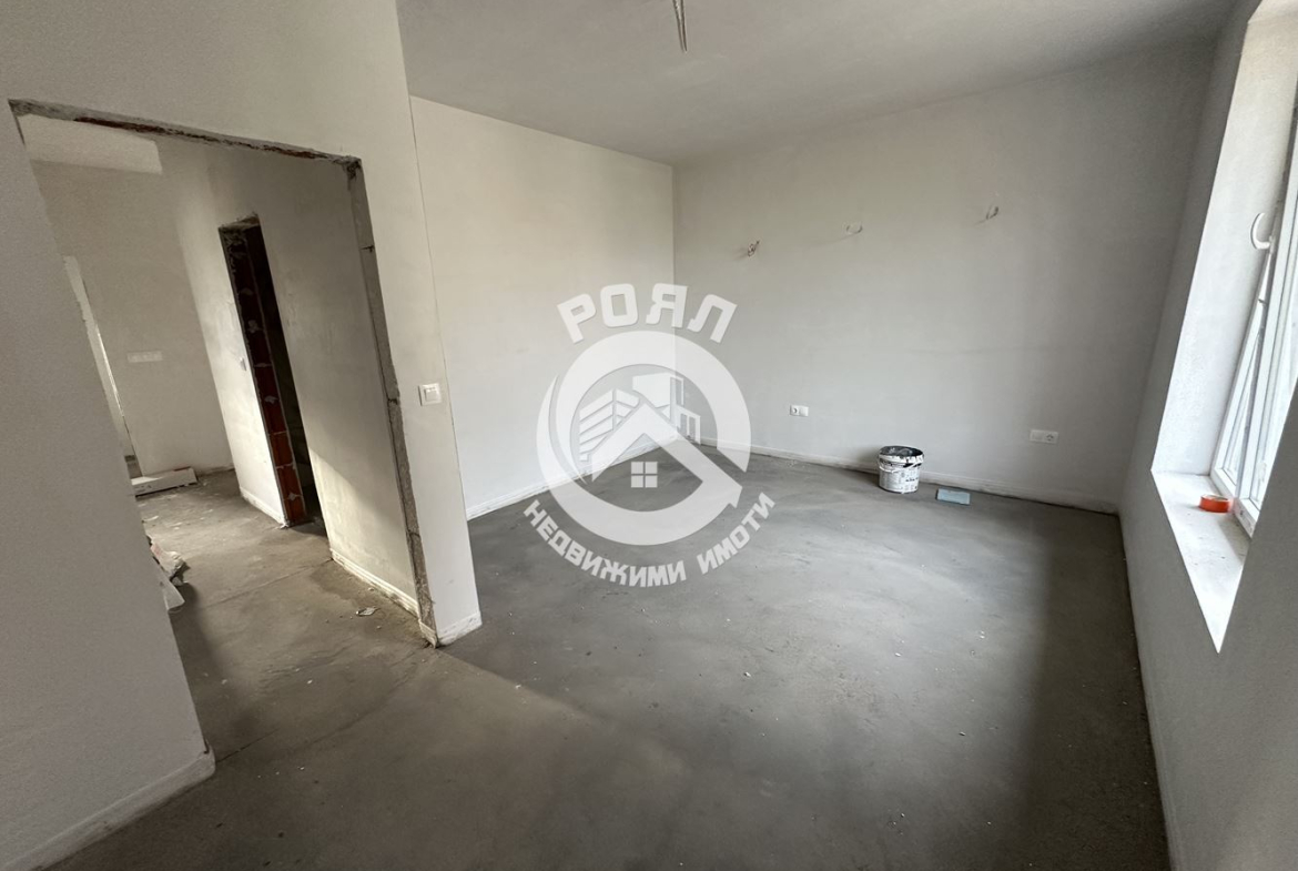 Роял Имоти продава Ексклузивно две двуетажни къщи в гр.Стамболийски - 0