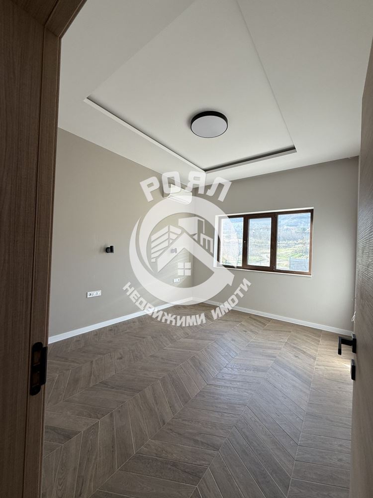 Роял имоти продава къща с панорамна гледка, с.Брестник, Пловдив - 0