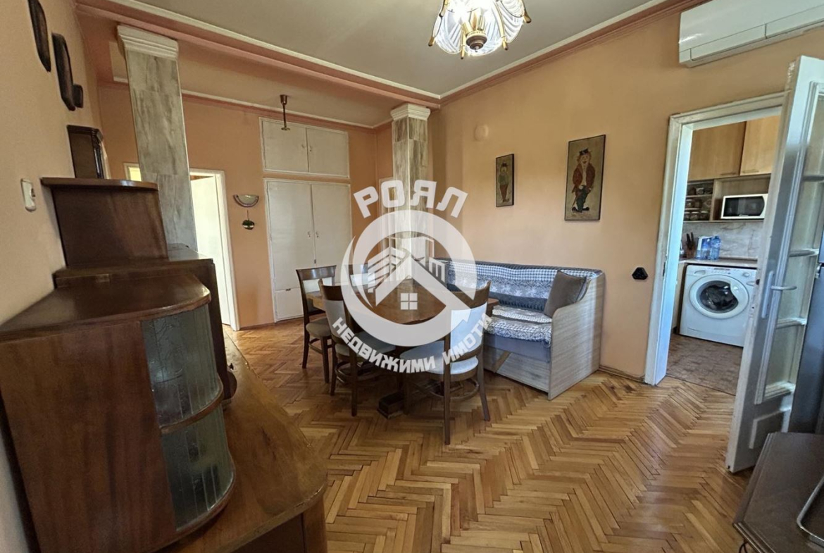 Роял Имоти продава Ексклузивно тристаен апартамент в Центъра на гр.Пловдив - 0